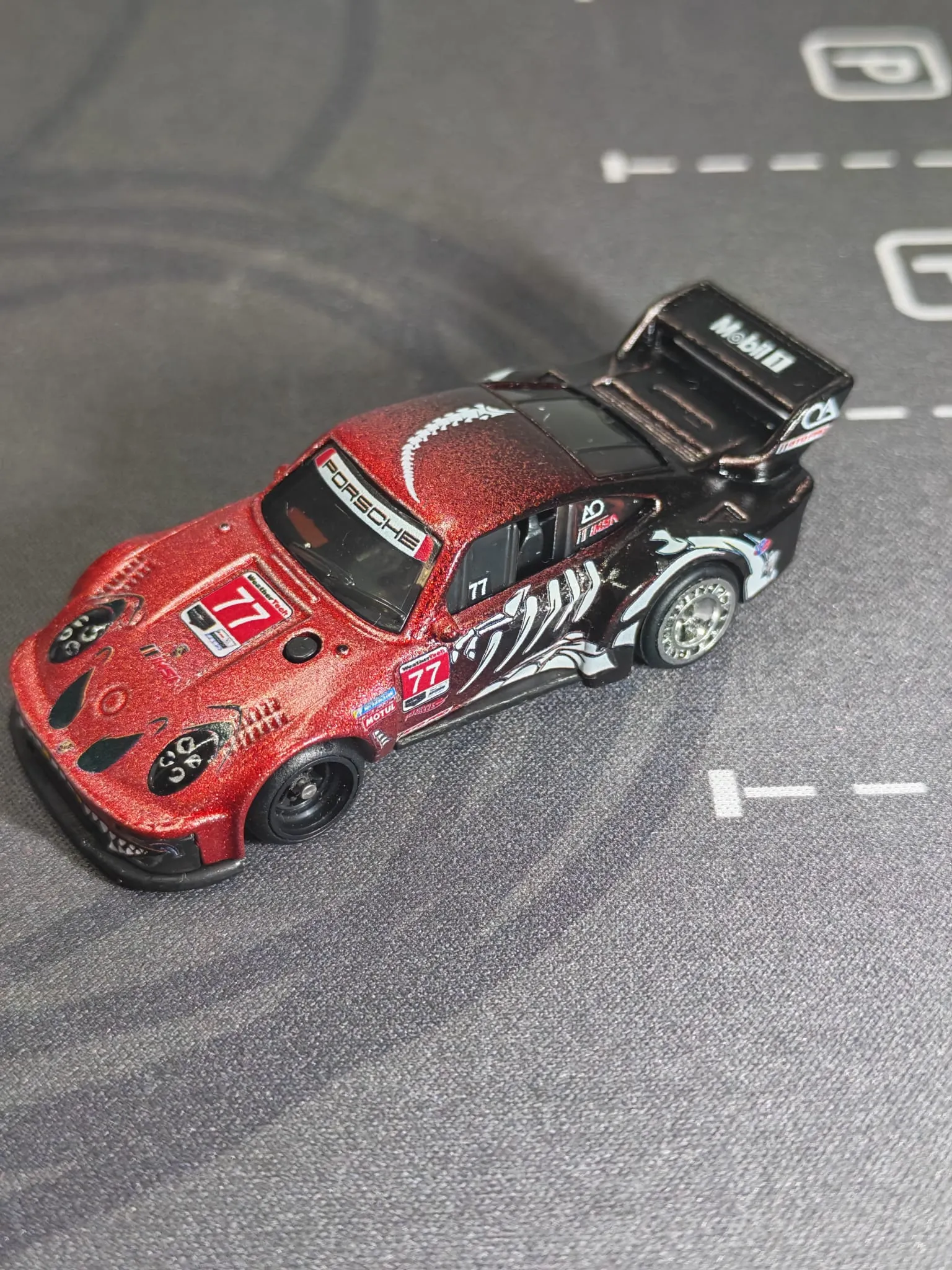 Skeleton Rexy Porsche 1/64 Hotwheels custom | Unicarts64