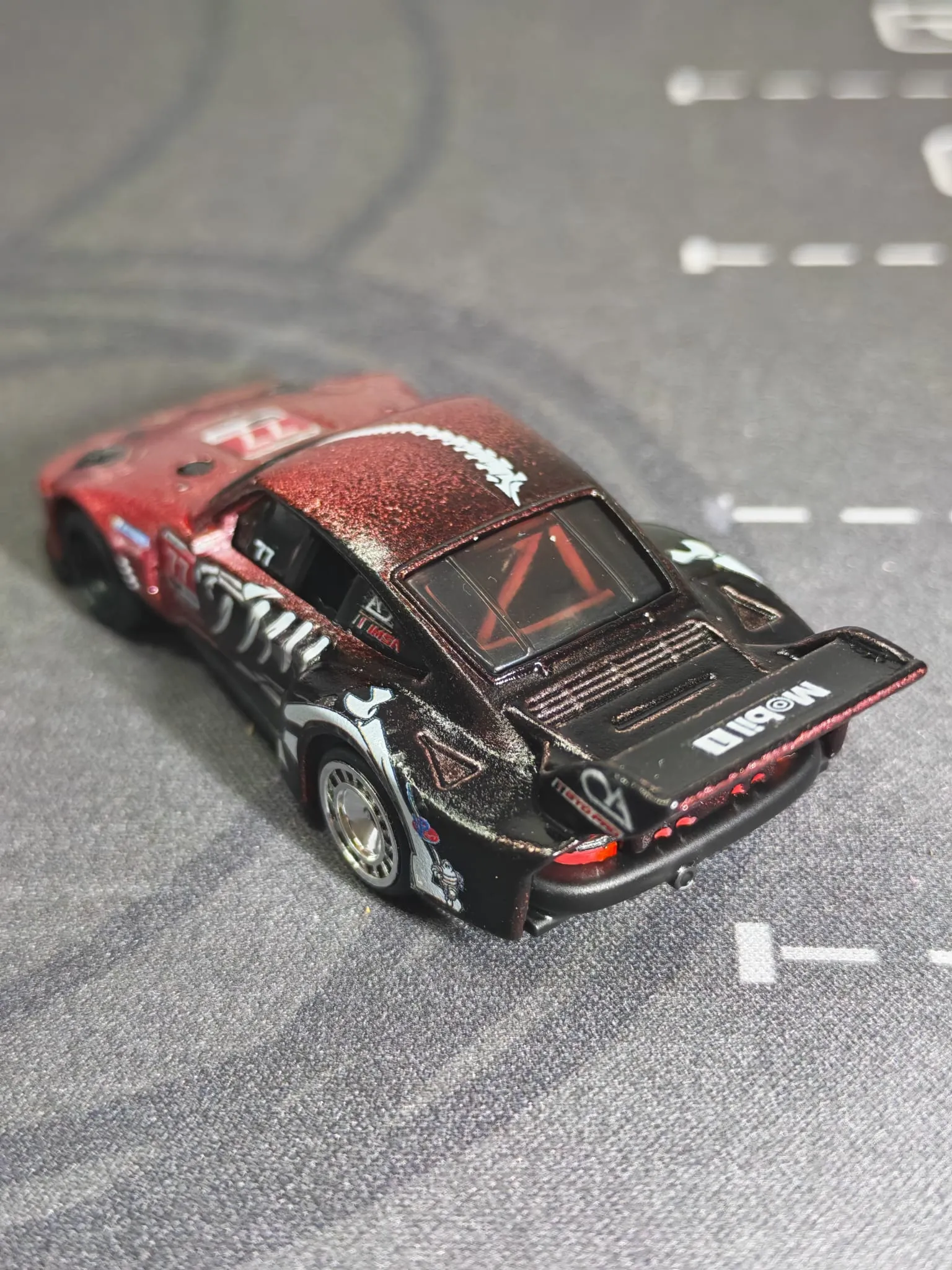 Skeleton Rexy Porsche 1/64 custom decal uygulama görseli 4 | Unicarts64