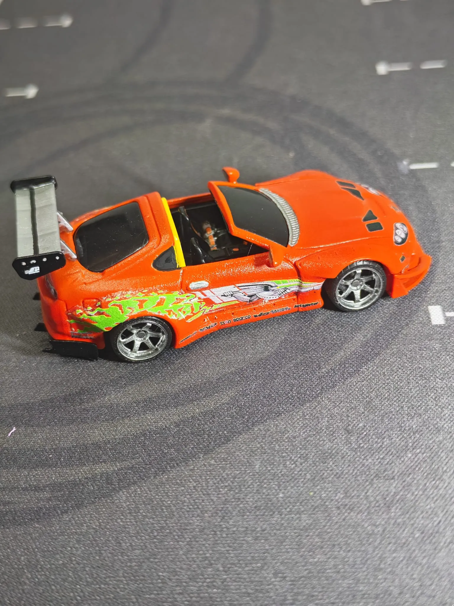 Brian Supra Premium 1/64 custom decal uygulama görseli 3 | Unicarts64