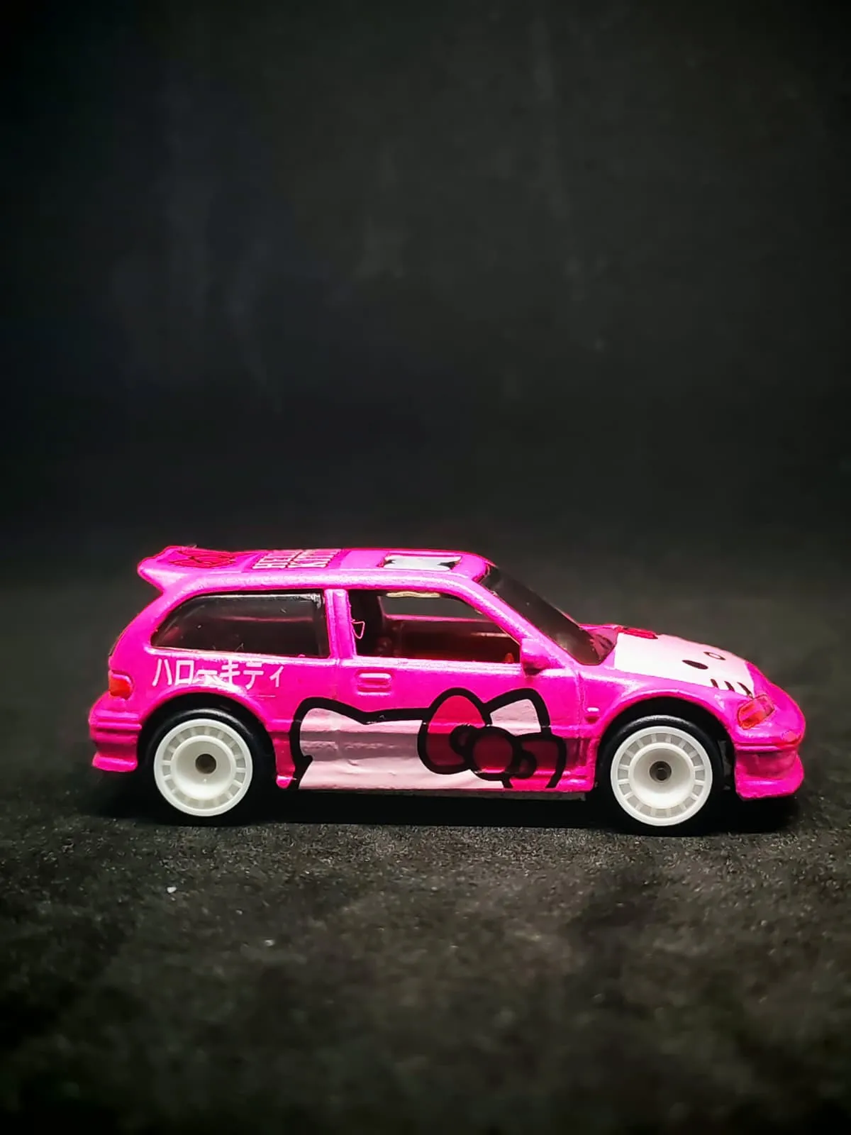 Hello Kitty Civic 1/64 custom decal uygulama görseli 2 | Unicarts64
