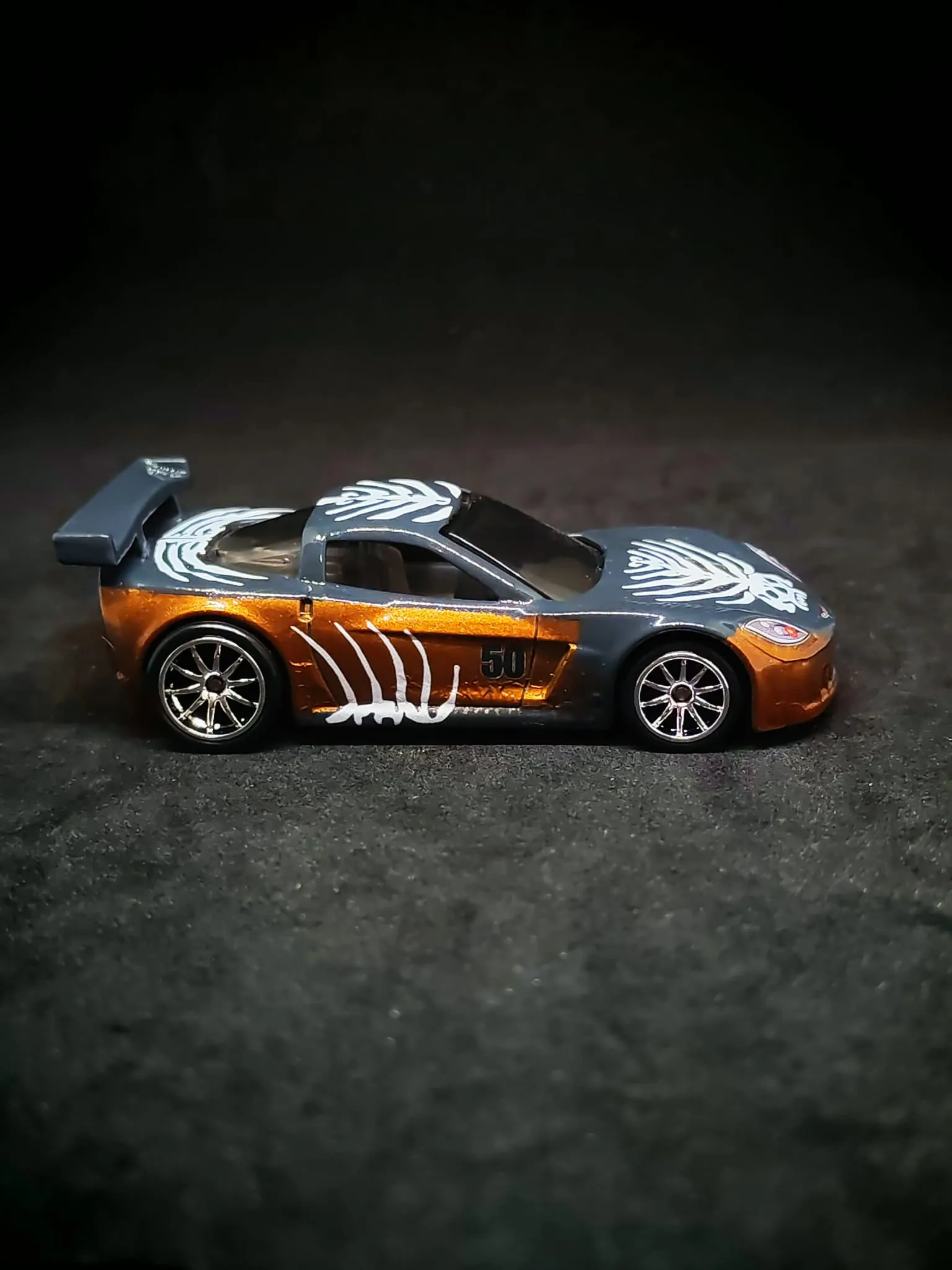 Blacklist Corvette 1/64 custom decal uygulama görseli 6 | Unicarts64