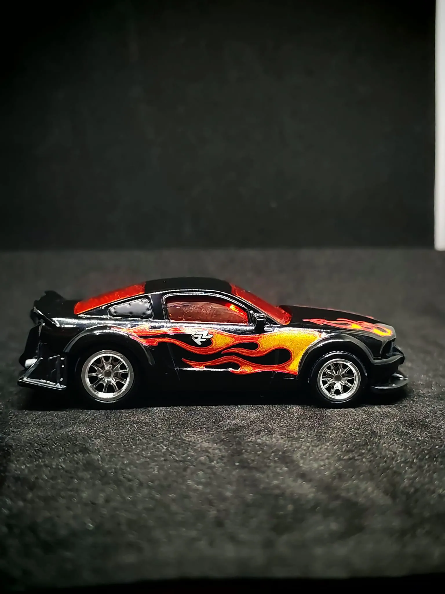 Razor Mustang 1/64 custom decal uygulama görseli 3 | Unicarts64