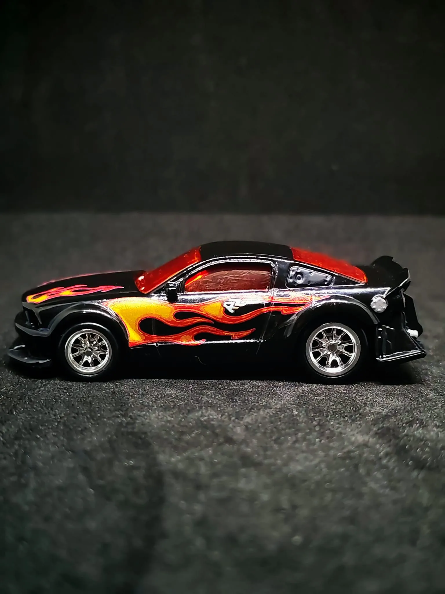 Razor Mustang 1/64 custom decal uygulama görseli 7 | Unicarts64