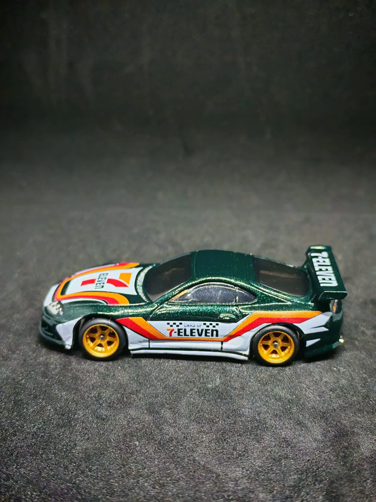 7Eleven Supra 1/64 custom decal uygulama görseli 2 | Unicarts64