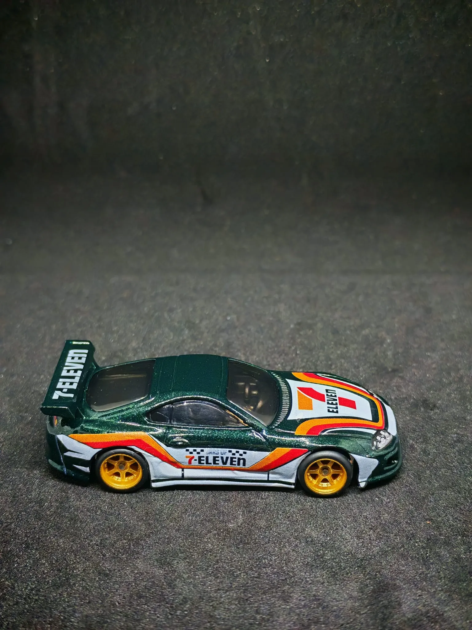 7Eleven Supra 1/64 custom decal uygulama görseli 4 | Unicarts64