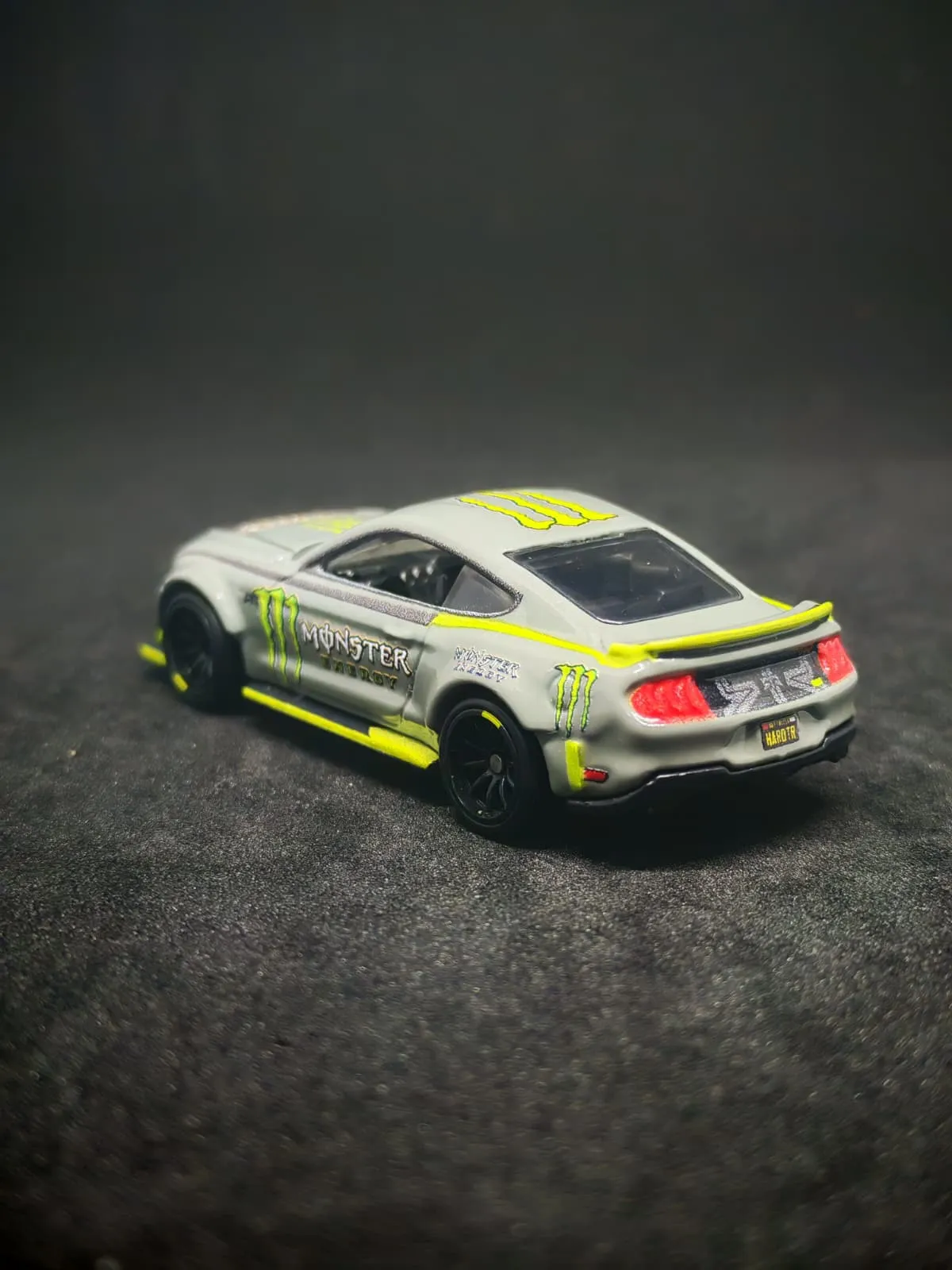 Monster 1/64 custom decal uygulama görseli 5 | Unicarts64
