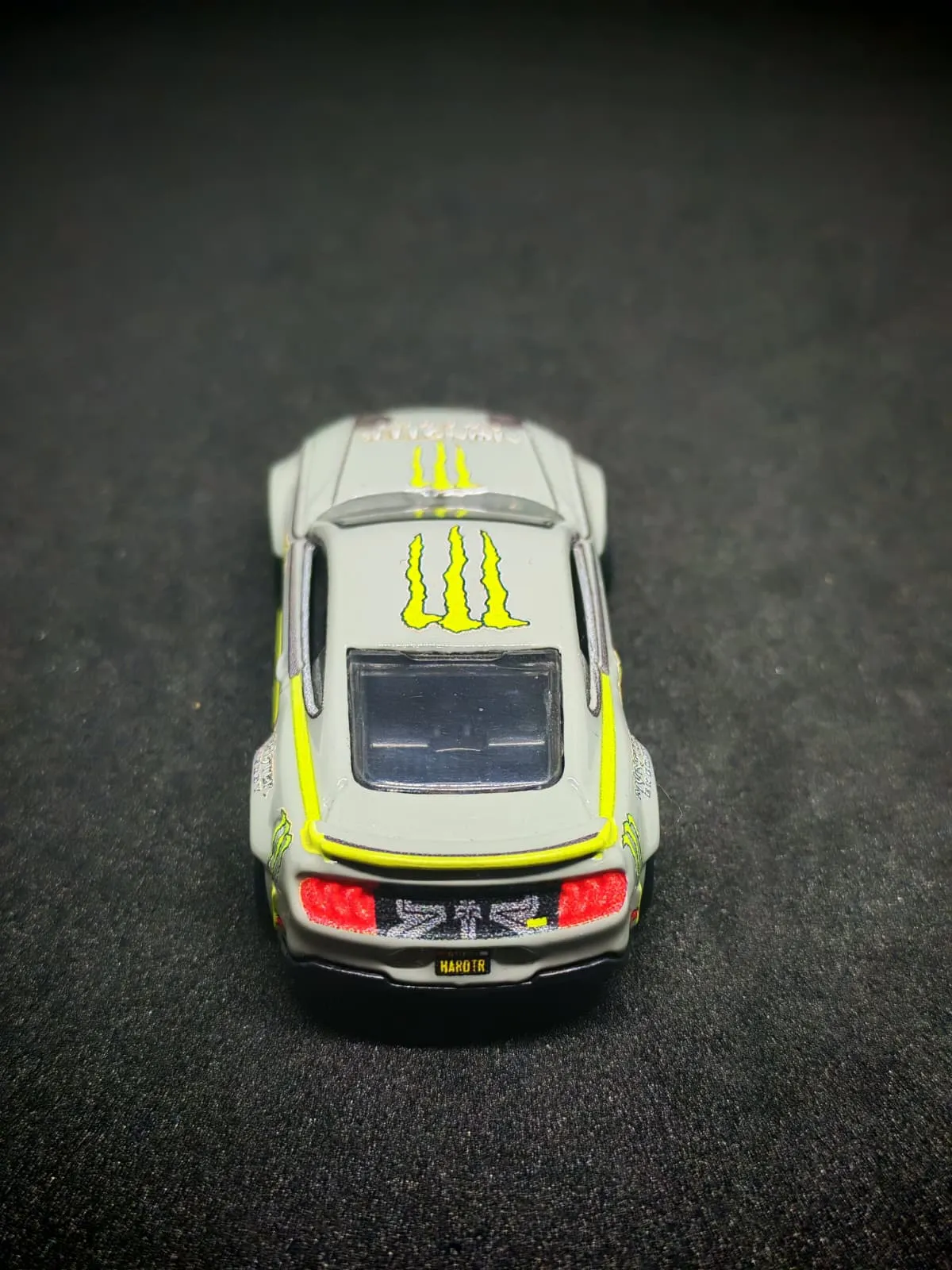 Monster 1/64 custom decal uygulama görseli 6 | Unicarts64