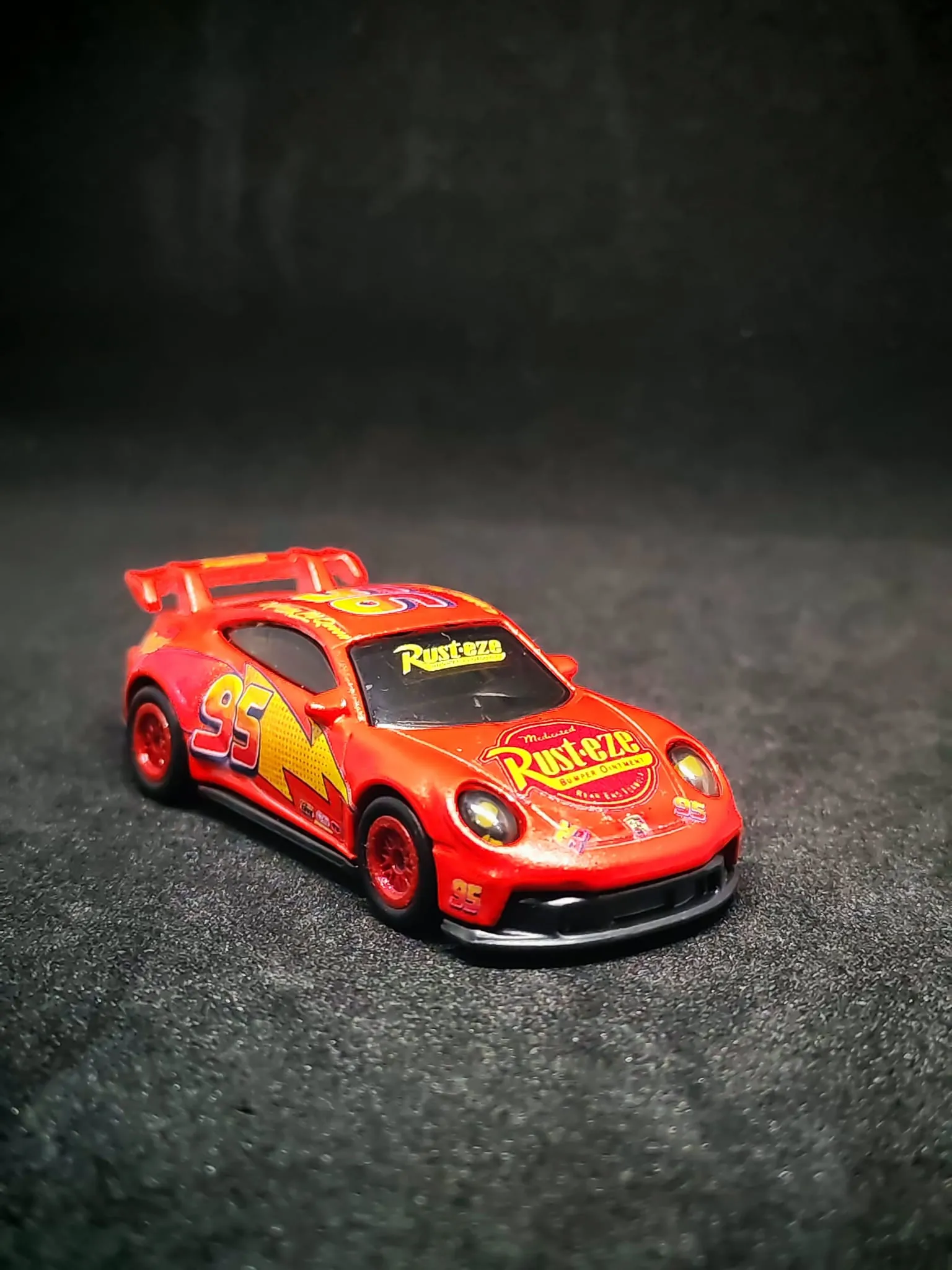 McQueen (eski) 1/64 Hotwheels custom decal uygulaması | Unicarts64