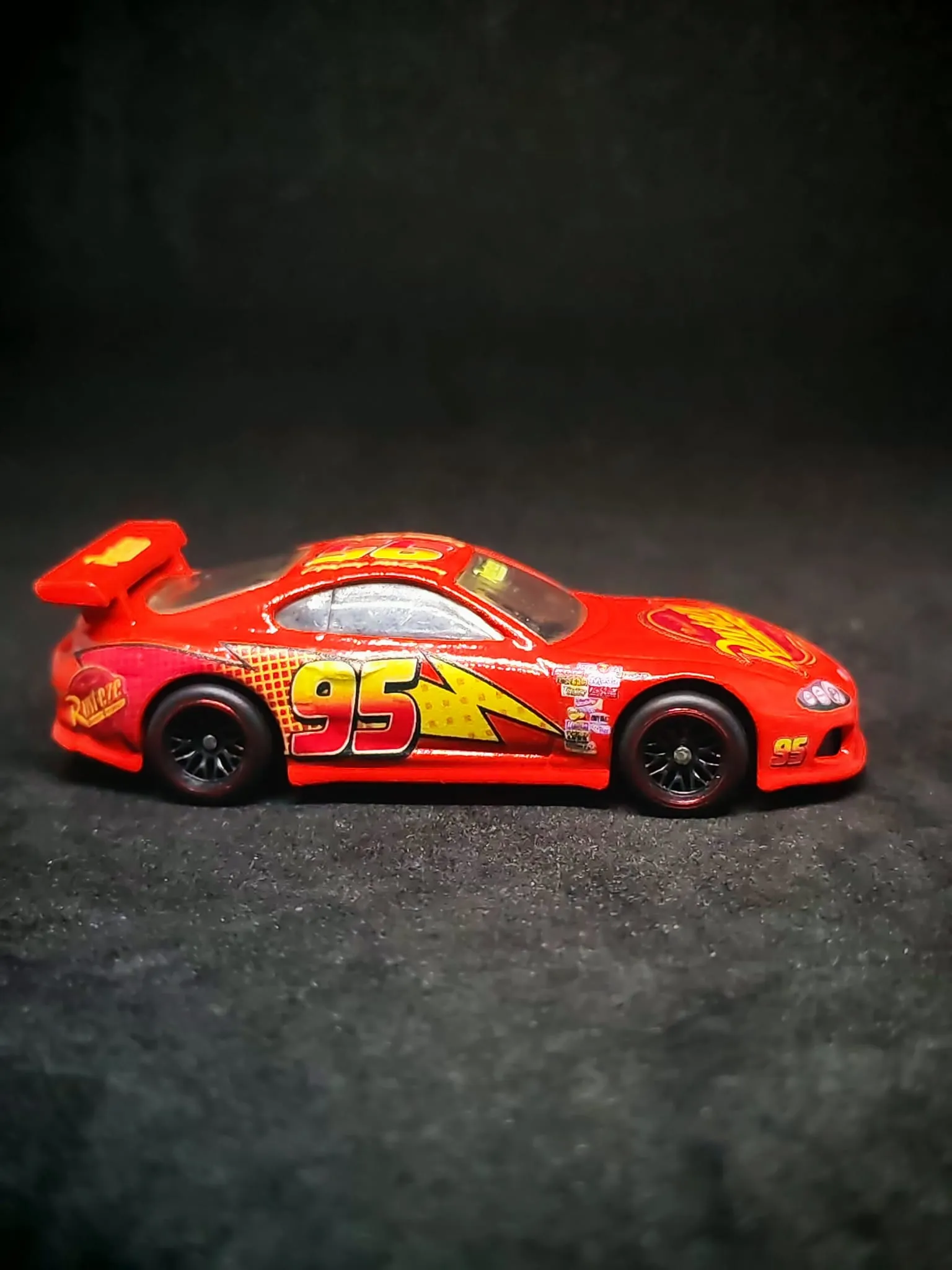 McQueen Supra 1/64 custom decal uygulama görseli 5 | Unicarts64