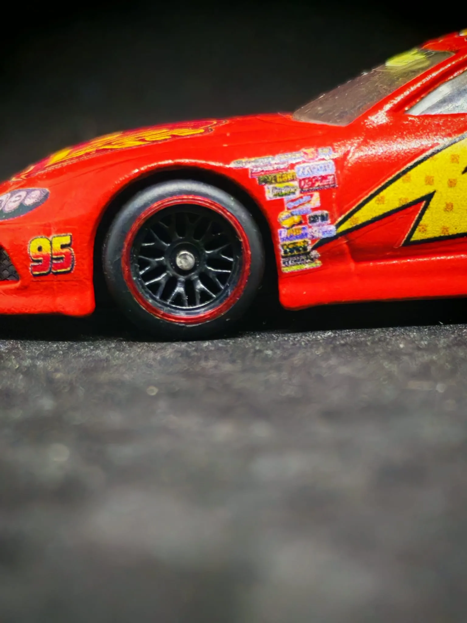 McQueen Supra 1/64 custom decal uygulama görseli 7 | Unicarts64