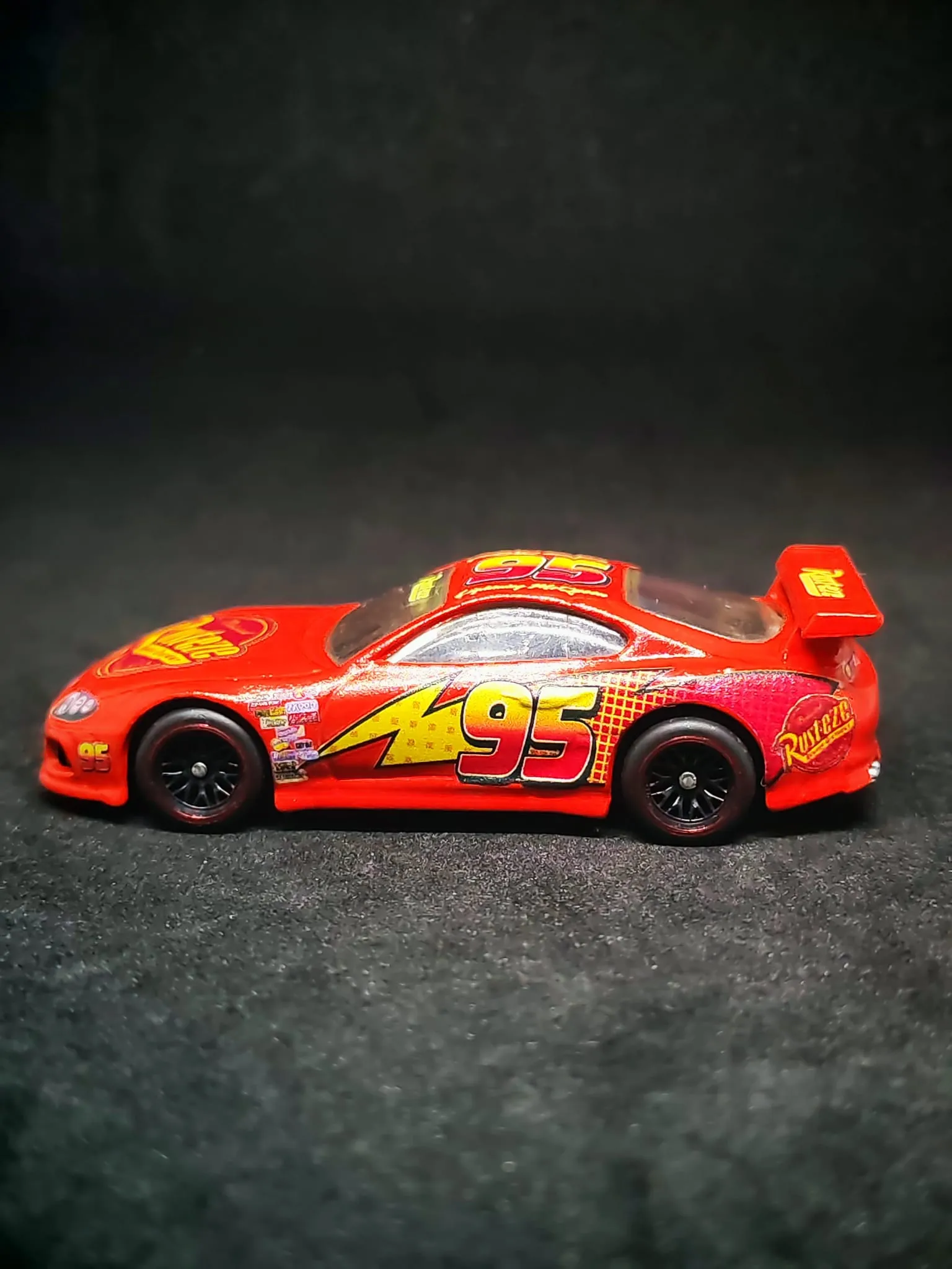 McQueen Supra 1/64 custom decal uygulama görseli 8 | Unicarts64
