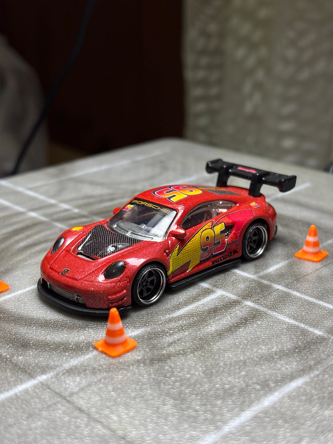McQueen Porsche 1/64 custom decal uygulama görseli 2 | Unicarts64